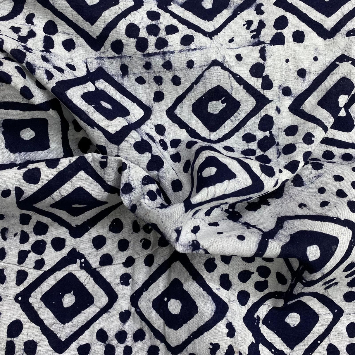 Pound A Metre 2.9 Metres 2.9 Metres Premium Quality 100% Cotton Batik - 45" Wide - (Design 2, Col 1)