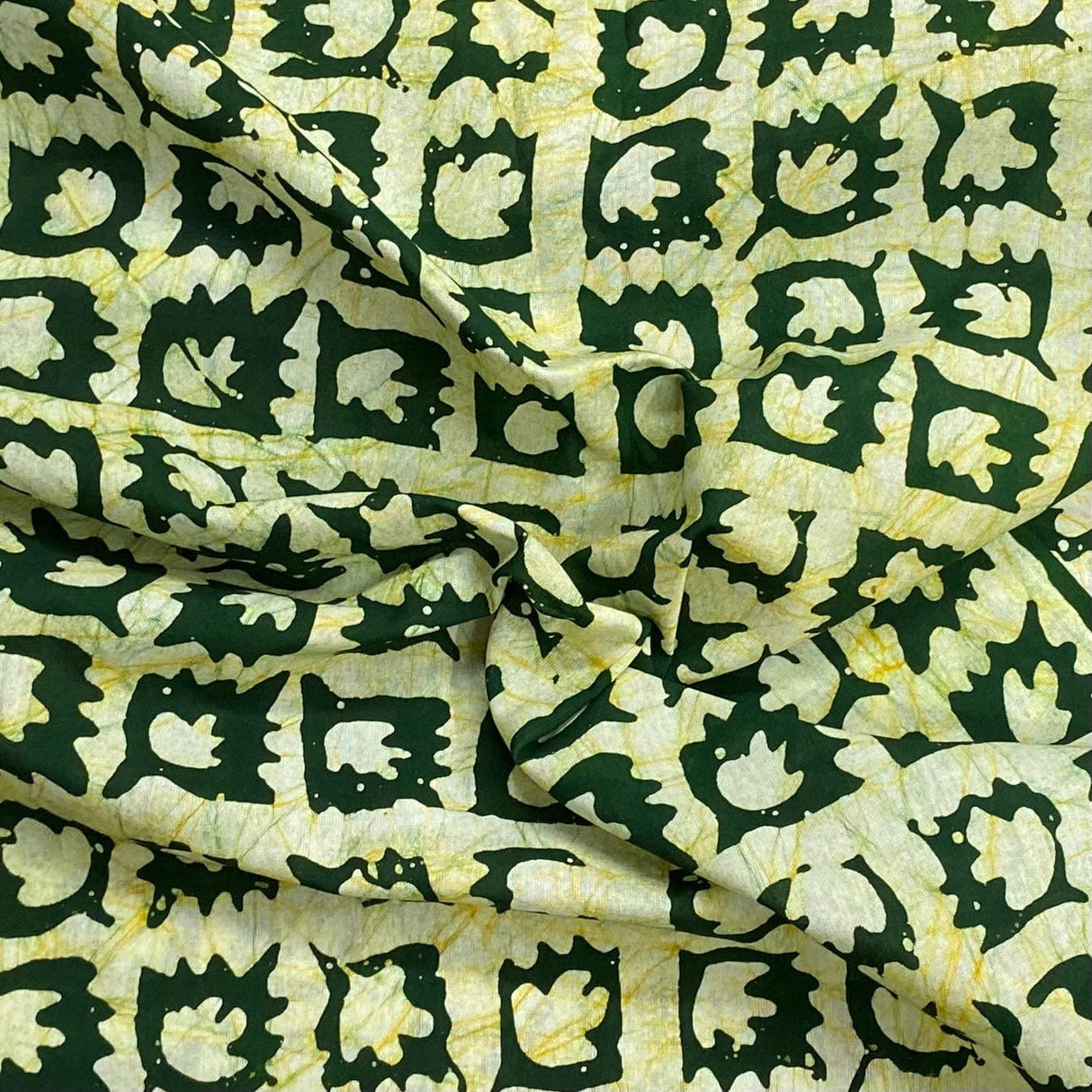 Pound A Metre 2.9 Metres 2.9 Metres Premium Quality 100% Cotton Batik - 45" Wide - (Design 6, Col 1)
