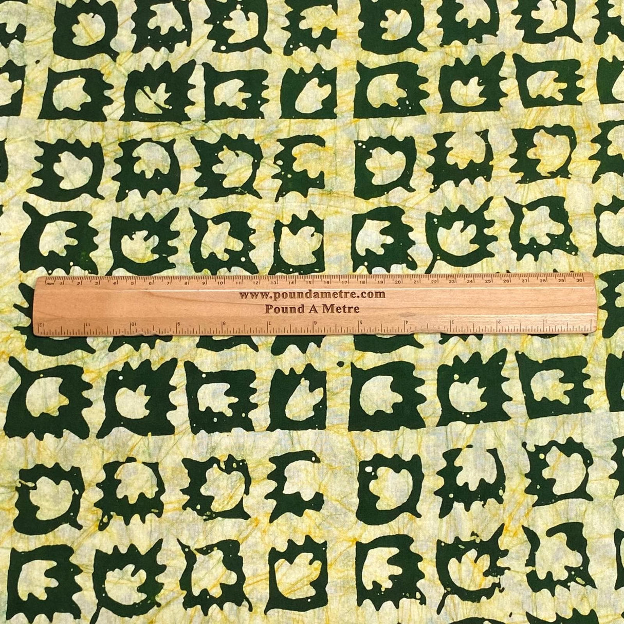 Pound A Metre 2.9 Metres 2.9 Metres Premium Quality 100% Cotton Batik - 45" Wide - (Design 6, Col 1)