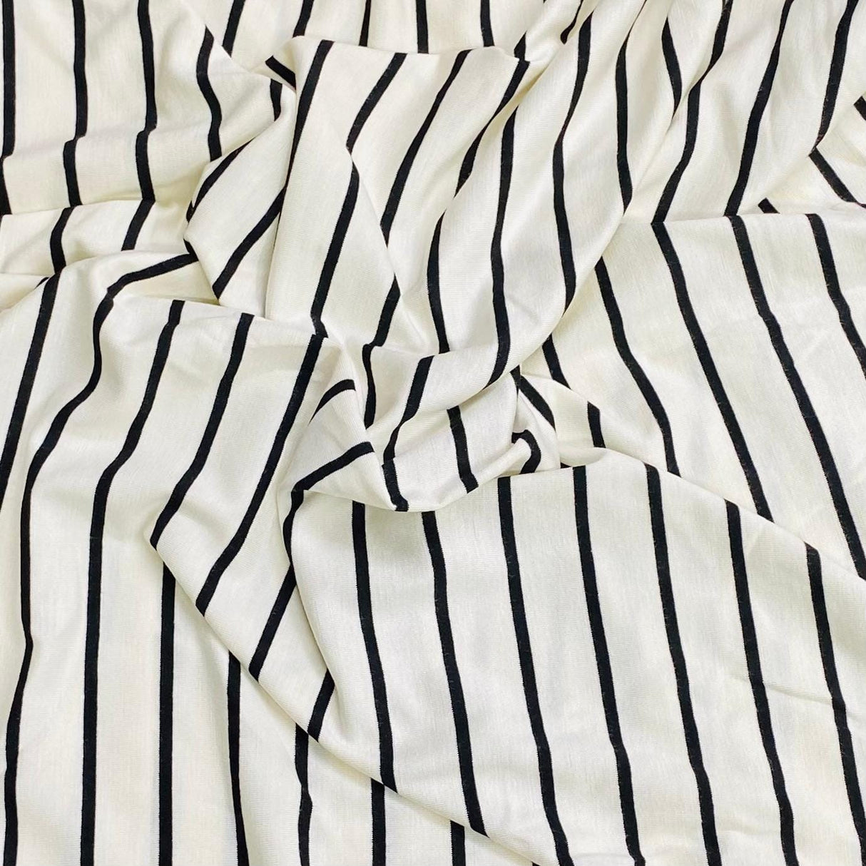 Pound A Metre 3 Metres 3 Metre Luxurious Soft Viscose Jersey - 55"- (White & Black) (S1J)