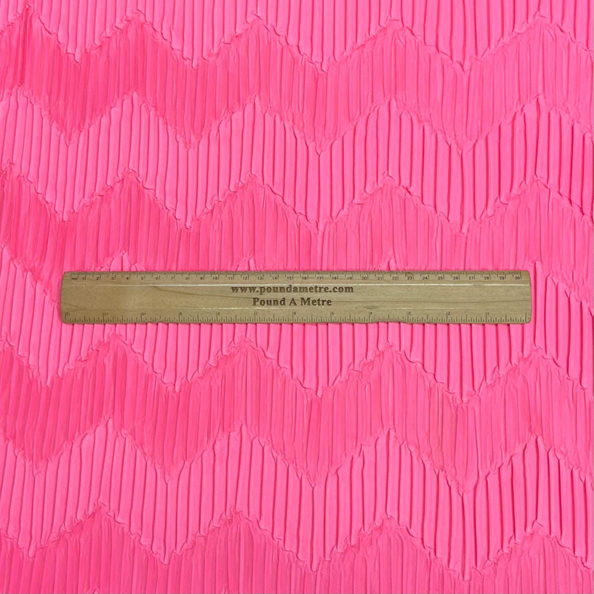 Pound A Metre 3 Metres Beautiful Crinkle Zigzag Jersey Fabric – 55" Wide (Pink)
