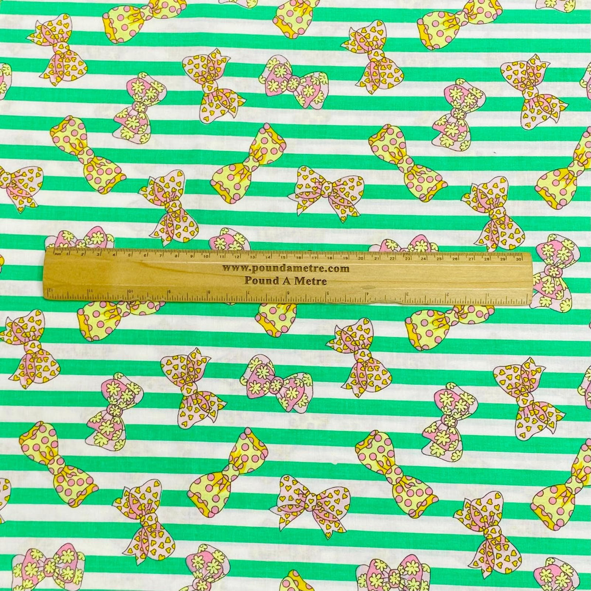 Pound A Metre 3 Metres 3 Metres Beautiful Digitally Printed 100% Cotton- 45" Wide (Green Bows)