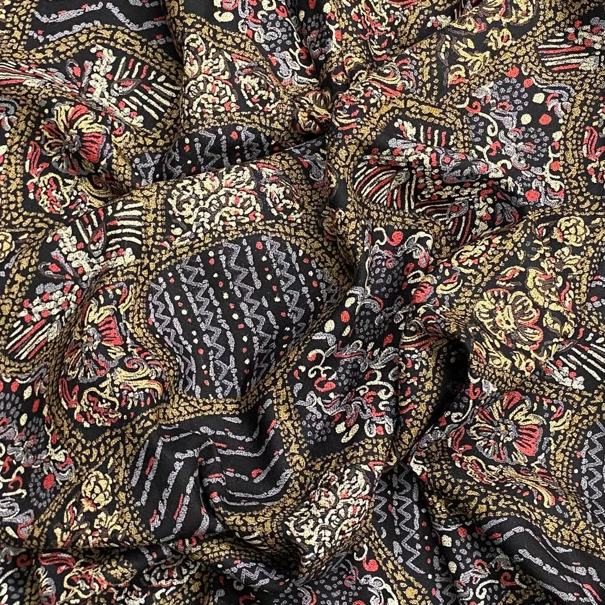 Pound A Metre 3 Metres 3 Metres Cashmere Effect Fabric- 45" Wide (Flower Patch)