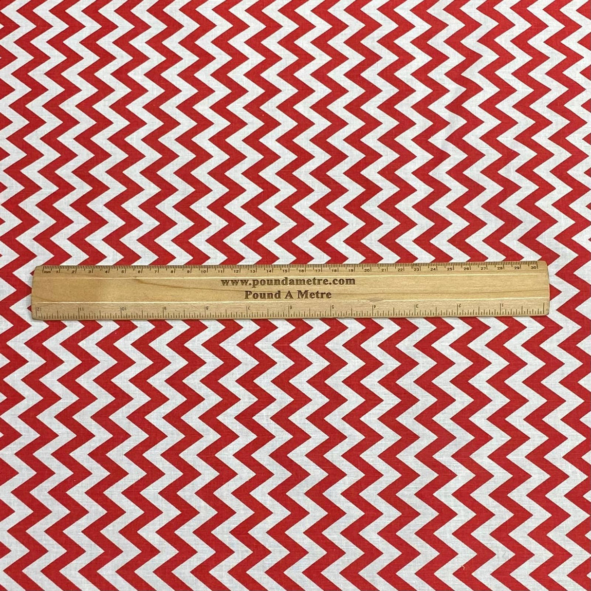 Pound A Metre 3 Metre 3 Metres Dressmaking Poly-Cotton - 45" wide (Red & White)