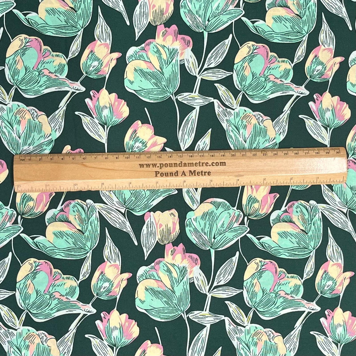 Pound A Metre 3 Metres Printed Dressmaking Viscose Fabric – 55" Wide (Leaf)