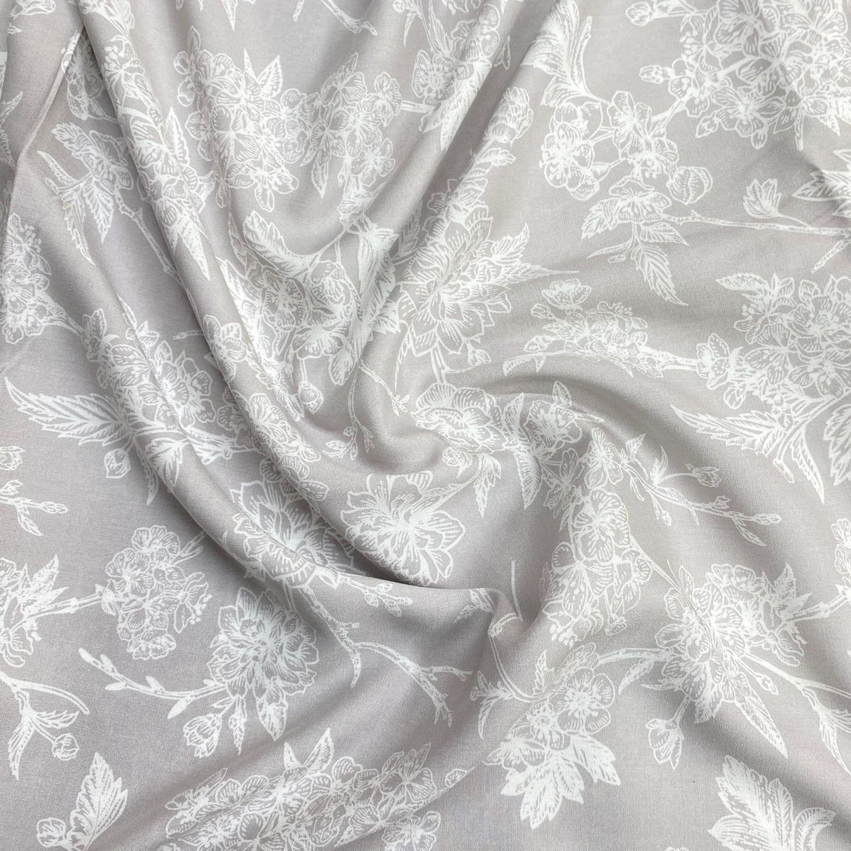 Pound A Metre 3 Metres, Printed Summer Dressmaking Viscose Fabric - 55" Wide (Autumn)