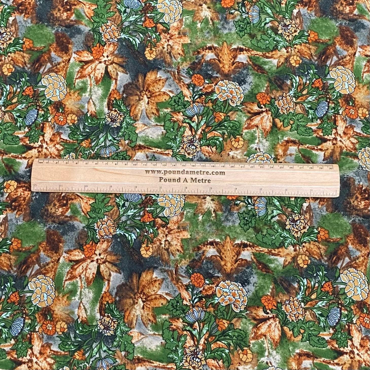 Pound A Metre 3 Metres, Printed Summer Dressmaking Viscose Fabric - 55" Wide (Viscose 19)