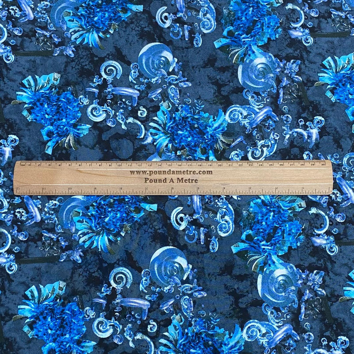 Pound A Metre 3 Metres, Printed Summer Dressmaking Viscose Fabric - 55" Wide (Viscose 26)