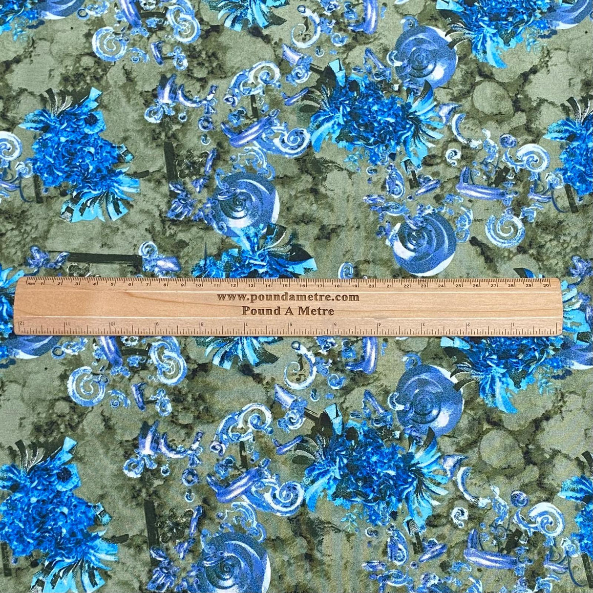 Pound A Metre 3 Metres, Printed Summer Dressmaking Viscose Fabric - 55" Wide (Viscose 44)