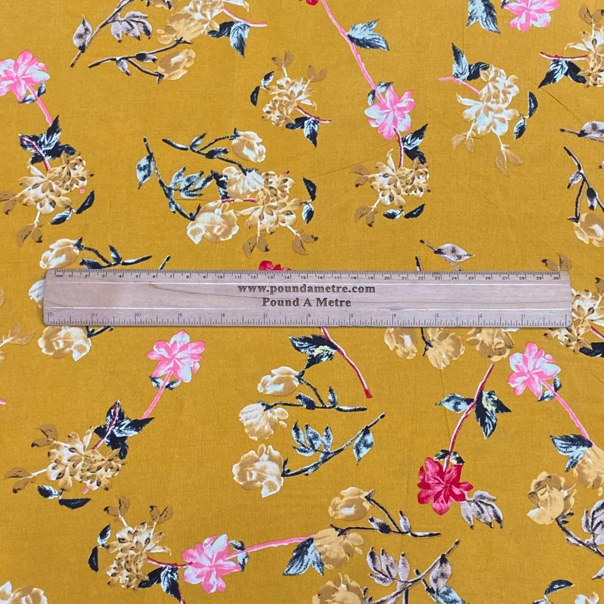 Pound A Metre 3 Metres, Printed Summer Dressmaking Viscose Fabric - 55" Wide (Viscose 47)