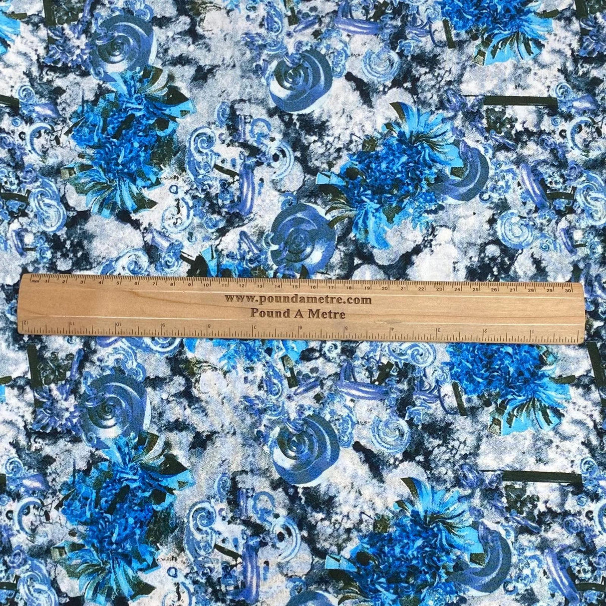 Pound A Metre 3 Metres, Printed Summer Dressmaking Viscose Fabric - 55" Wide (Viscose 5)