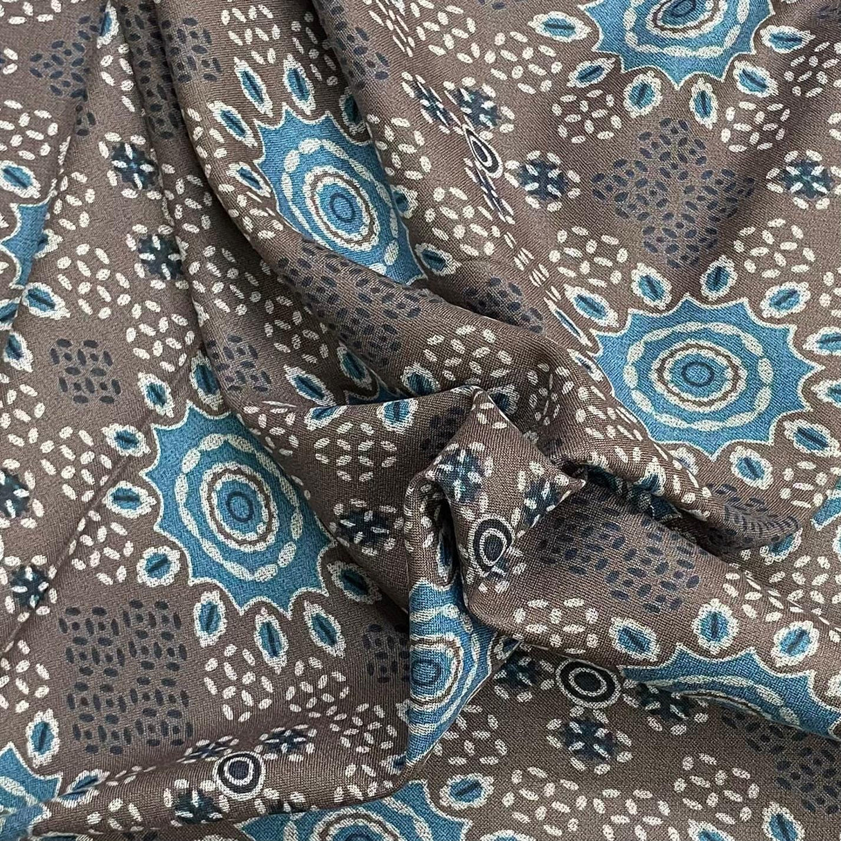 Pound A Metre 5 Metres Printed Alphine Fabric 36'' Wide - (Brown Design)