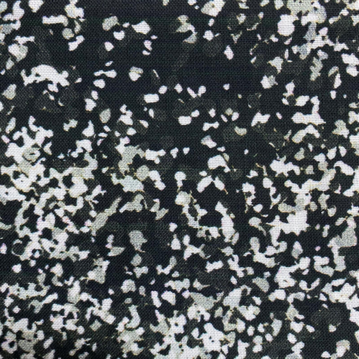 Pound A Metre 5 Fat Quarters 5 Piece Fat Quarter Bundle - 100% Cotton (Black Night)