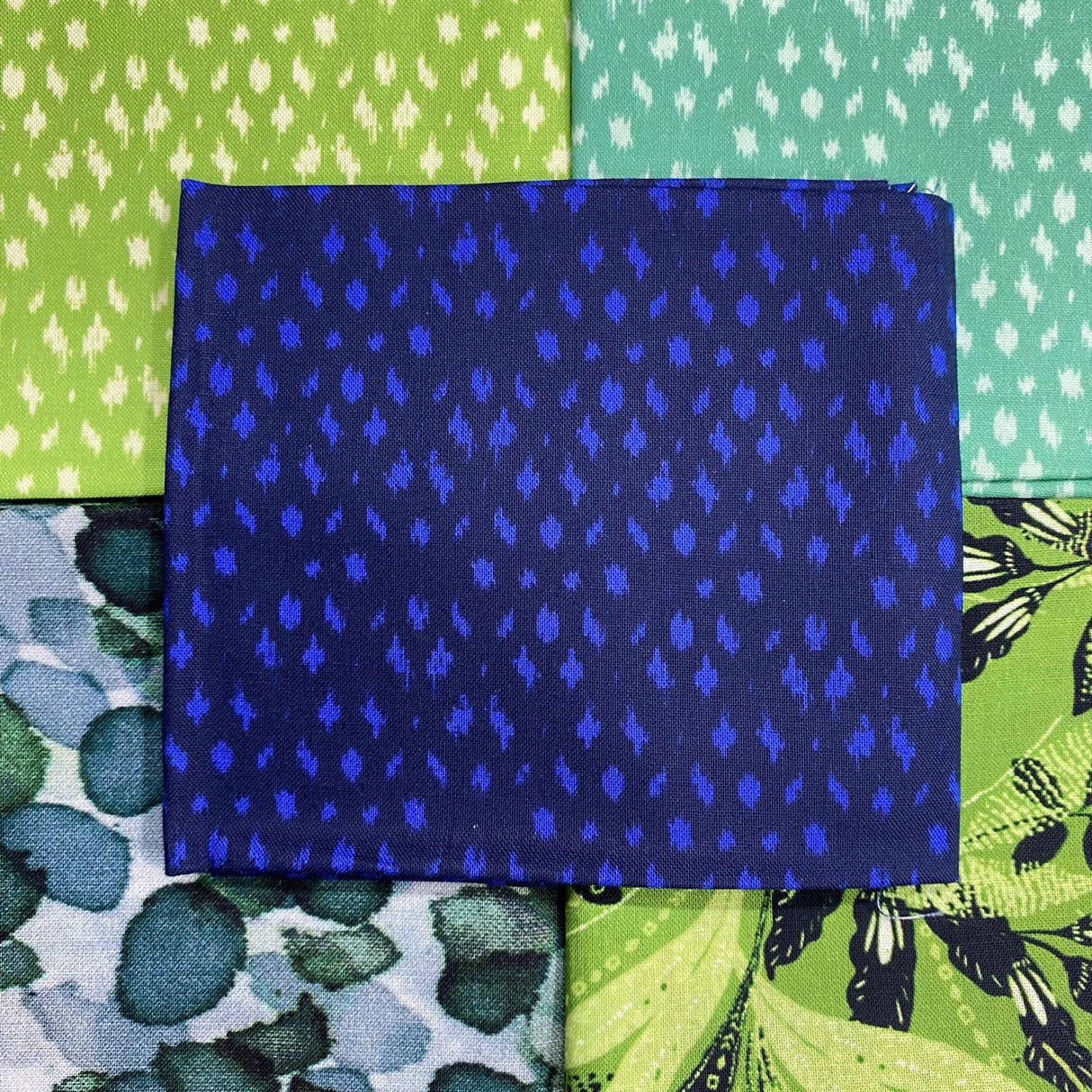 Pound A Metre 5 Fat Quarters 5 Piece Fat Quarter Bundle - 100% Cotton (Green Blue)