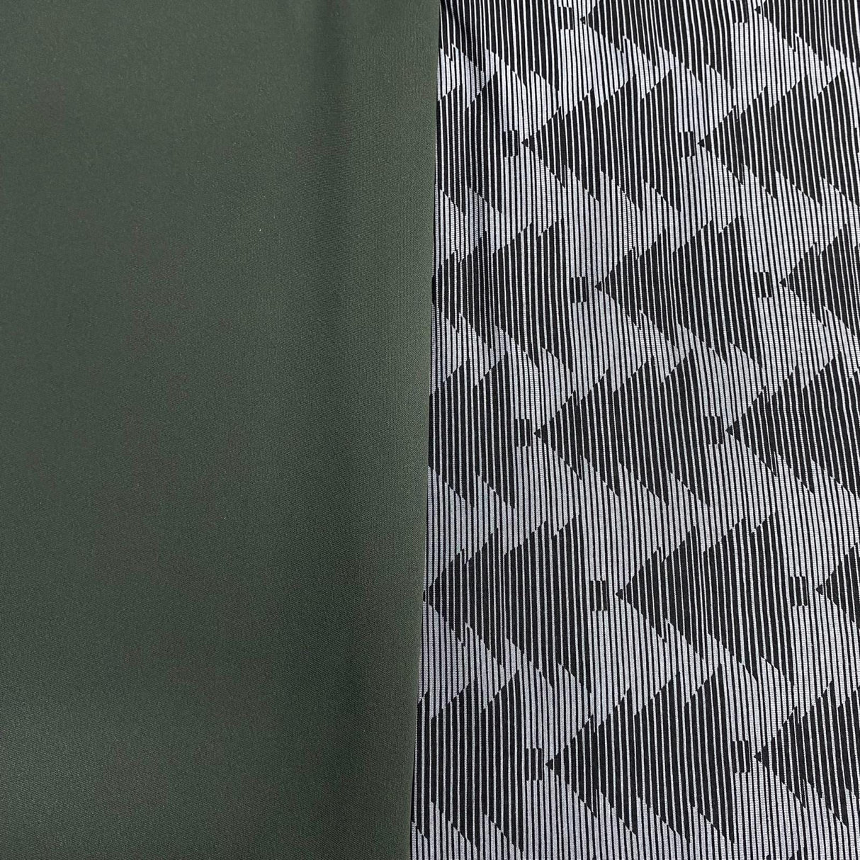 Pound A Metre 6 Metres 6 Metre Bundle – Luxurious Soft Viscose Jersey (1 Plain + 1 Printed) (Bundle 3)