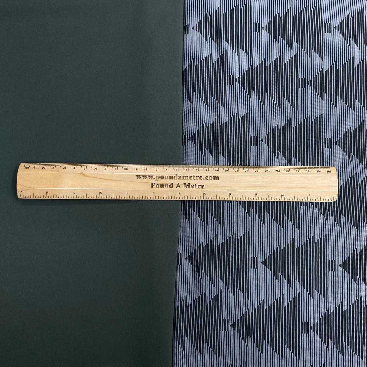 Pound A Metre 6 Metres 6 Metre Bundle – Luxurious Soft Viscose Jersey (1 Plain + 1 Printed) (Bundle 3)