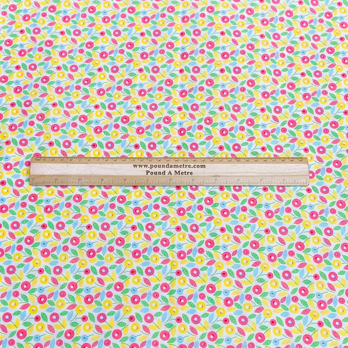 Pound A Metre 3 Metres Luxury Dressmaking 100% Digital Printed Cotton Lawn- 55" ()