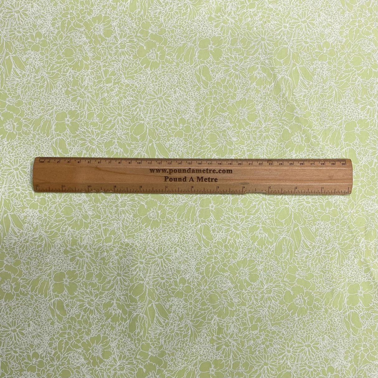 Pound A Metre Make Your Own: Fat Quarter Bundle (BF-32)