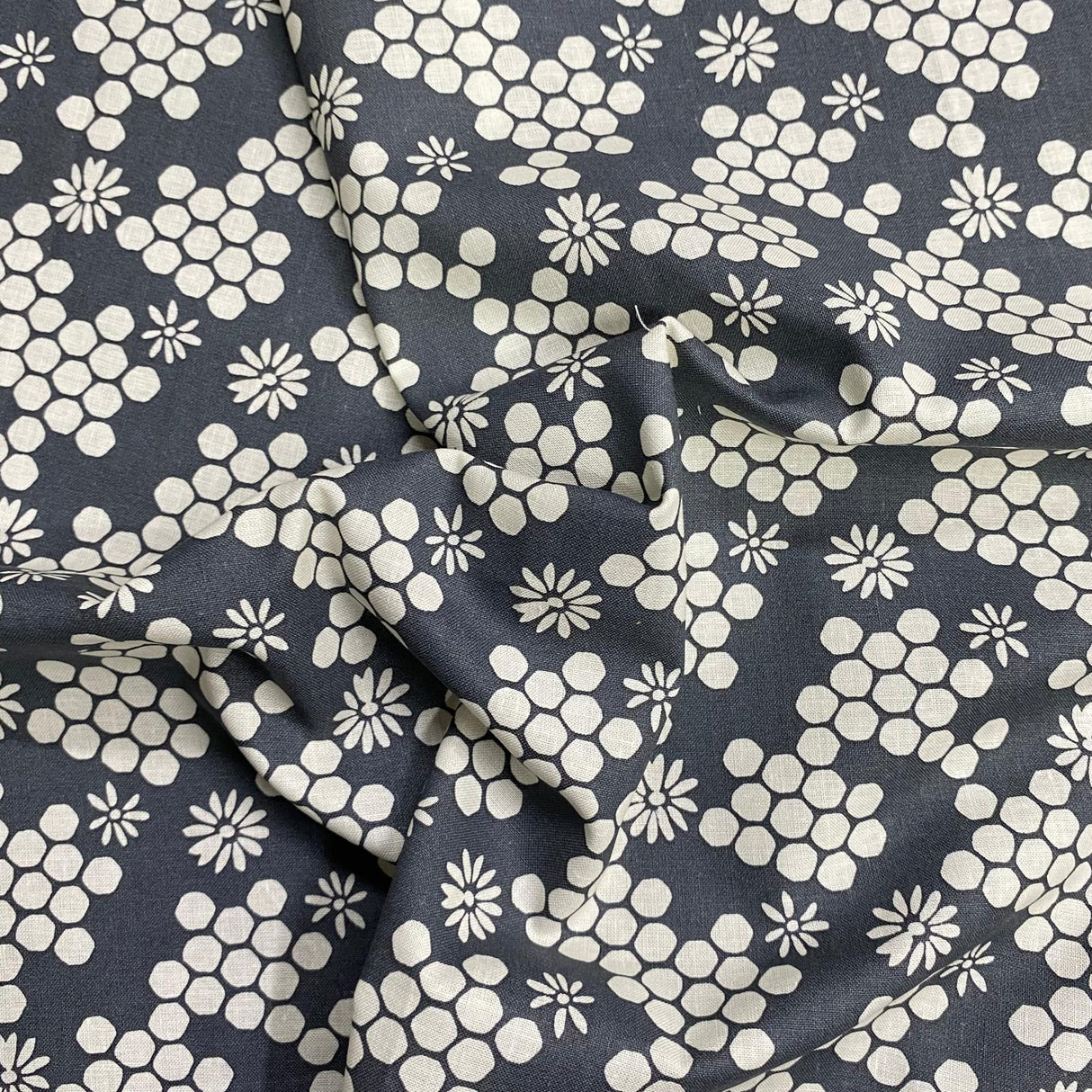 Pound A Metre Make Your Own: Fat Quarter Bundle (Design-26)