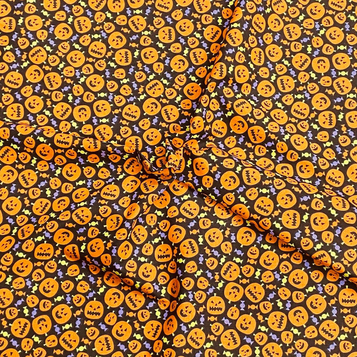 Pound A Metre Make Your Own: Fat Quarter Bundle (Design-38)