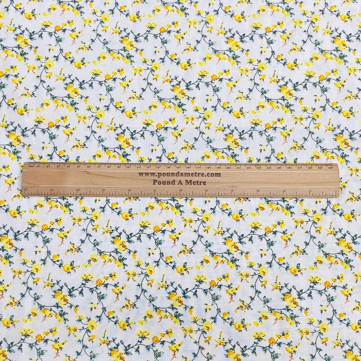 Pound A Metre Per Metres Per Metre 100% Digital Cotton Print - (Yellow Daisy)