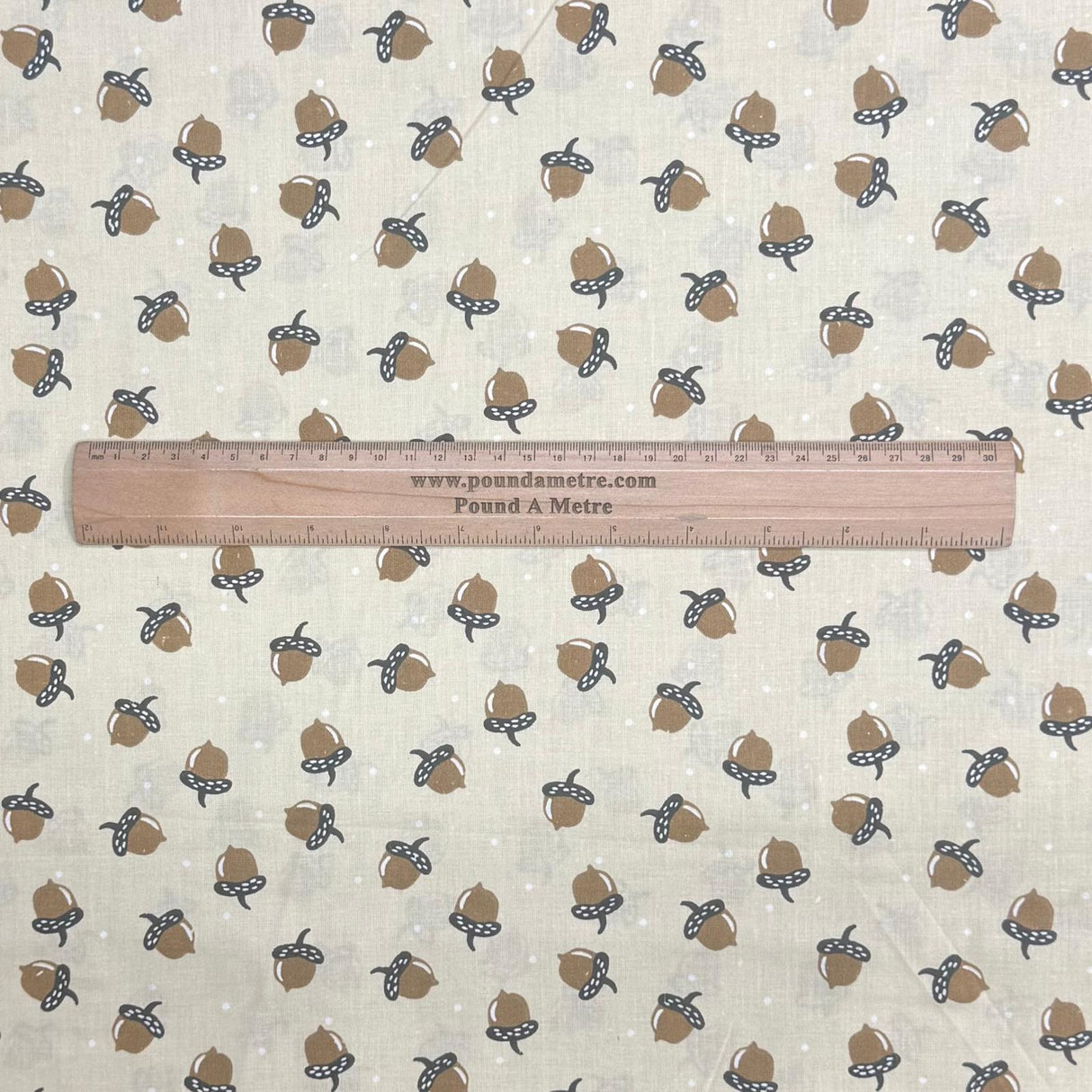 Pound A Metre Per Metre Per Metre Beautiful Digitally Printed 100% Cotton- 45" Wide (Acorn)