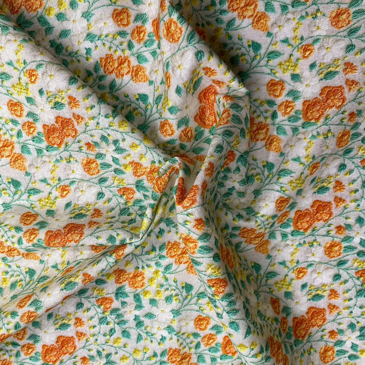 Pound A Metre Per Metre Per Metre Beautiful Digitally Printed 100% Cotton- 45" Wide (Bloom)