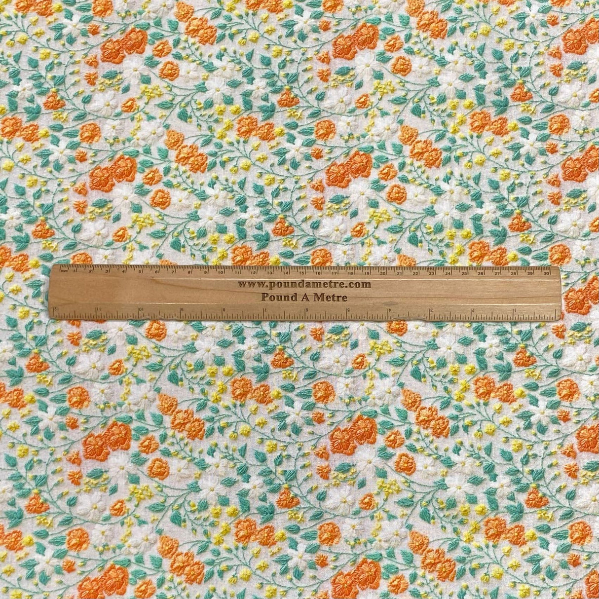 Pound A Metre Per Metre Per Metre Beautiful Digitally Printed 100% Cotton- 45" Wide (Bloom)