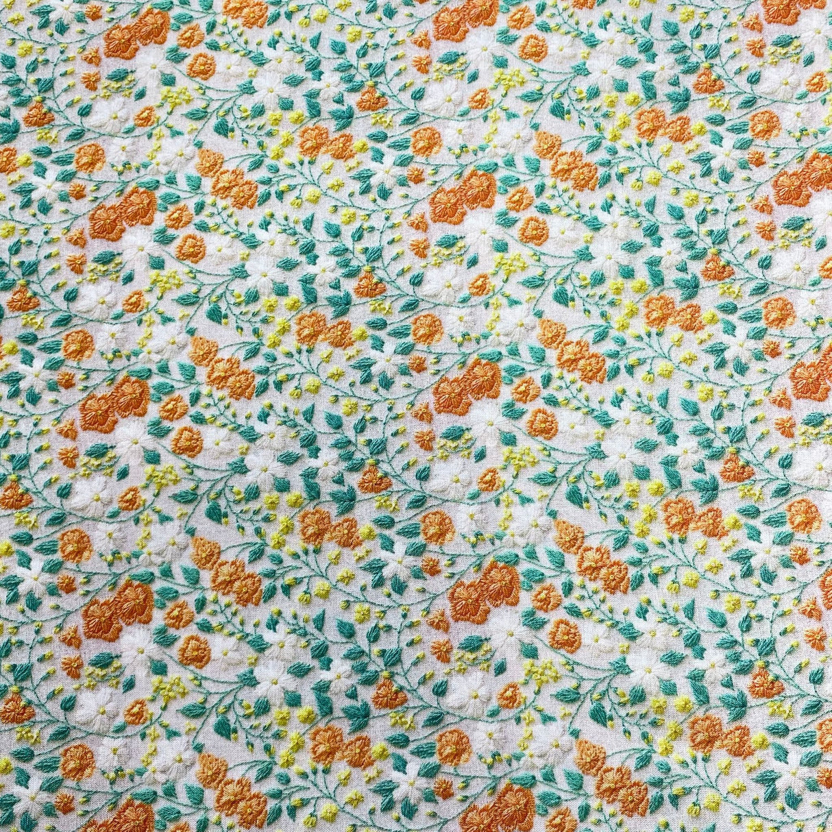 Pound A Metre Per Metre Per Metre Beautiful Digitally Printed 100% Cotton- 45" Wide (Bloom)