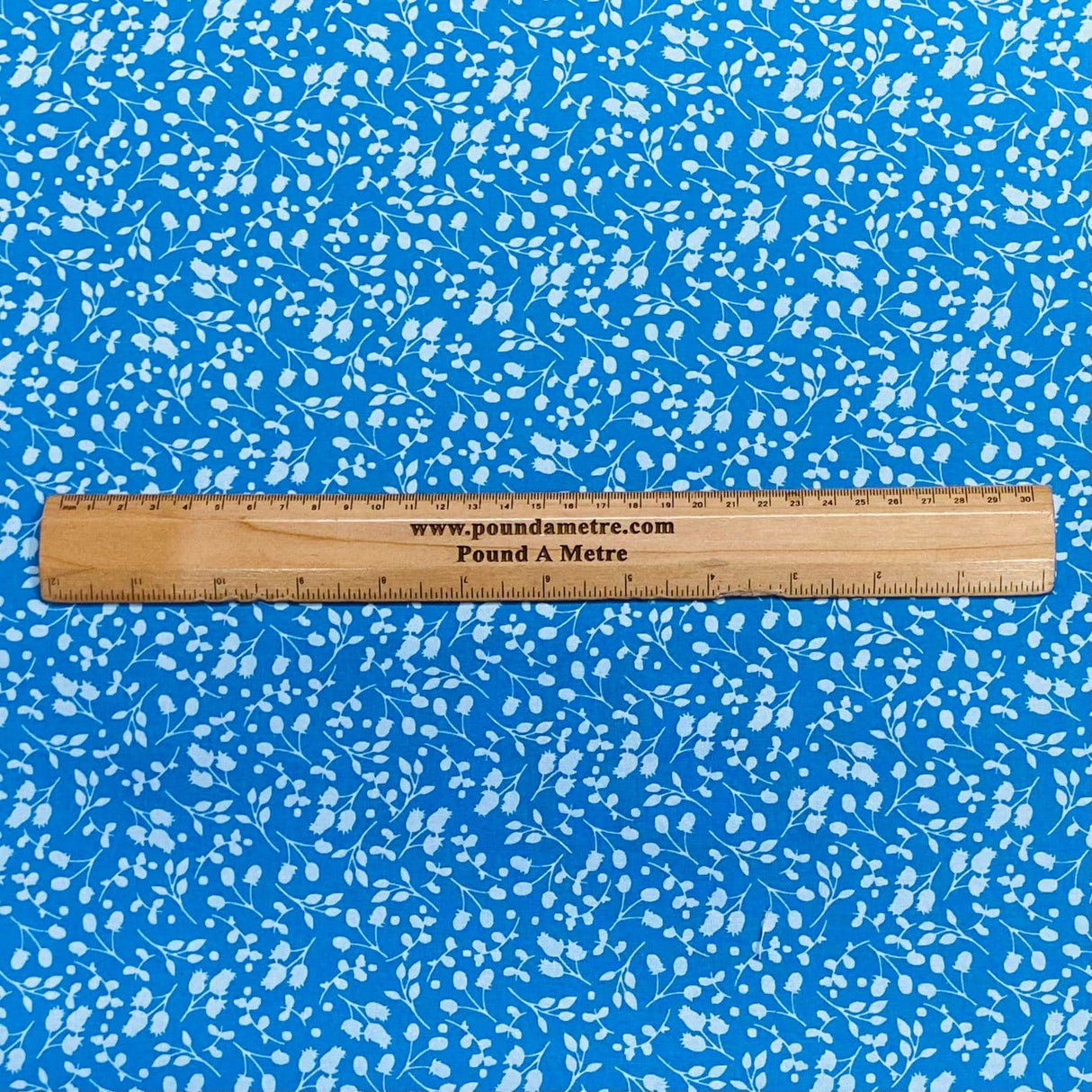 Pound A Metre Per Metre Per Metre Beautiful Digitally Printed 100% Cotton- 45" Wide (Blues)
