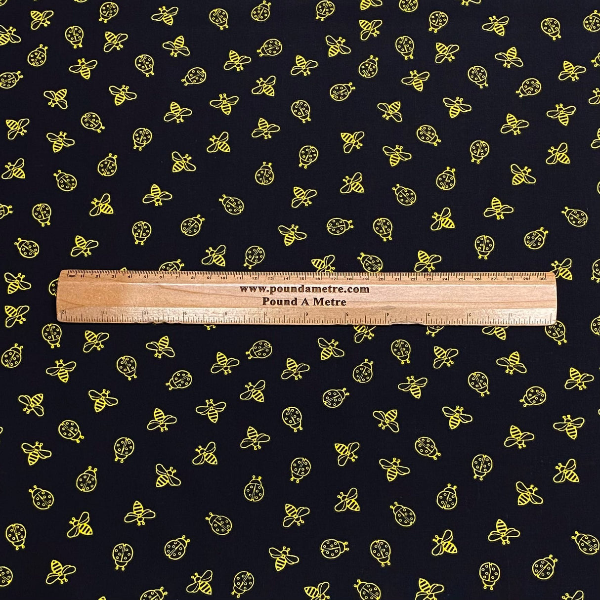 Pound A Metre Per Metre Per Metre Beautiful Digitally Printed 100% Cotton- 45" Wide (Bumblebee)