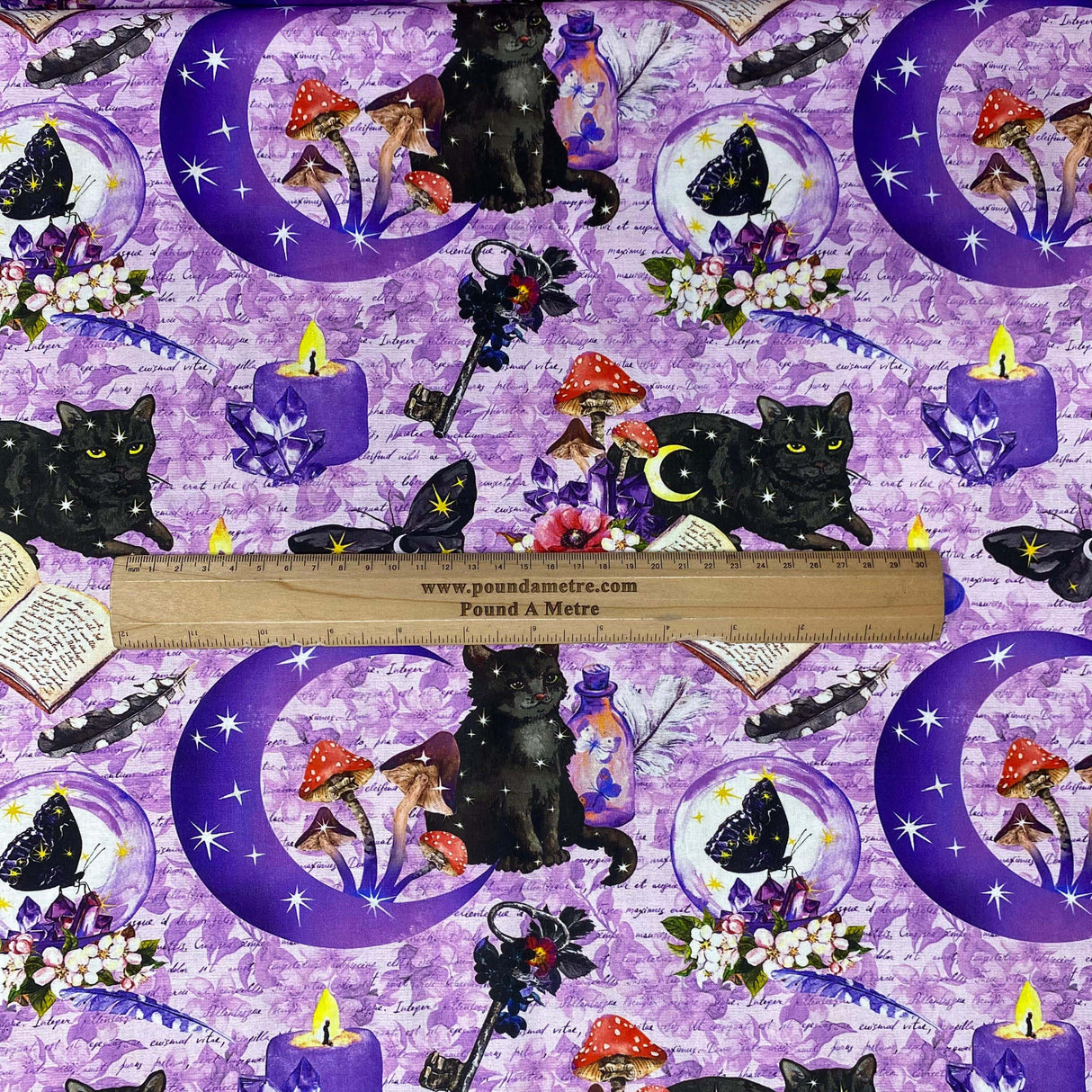 Pound A Metre Per Metre Per Metre Beautiful Digitally Printed 100% Cotton- 45" Wide (Cat)