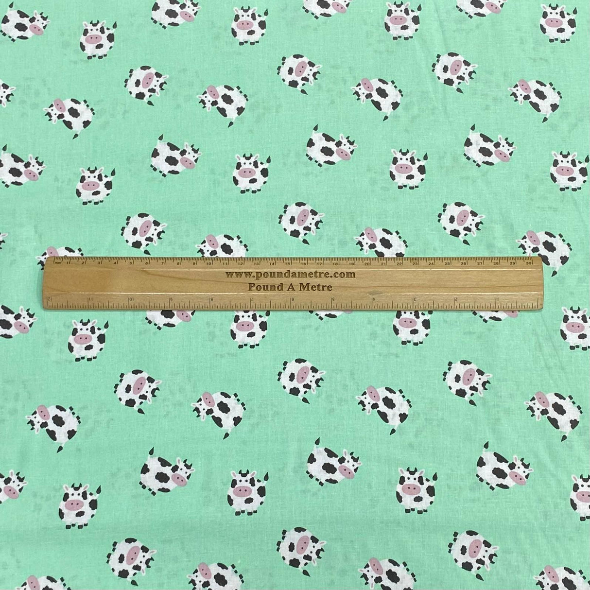 Pound A Metre Per Metre Per Metre Beautiful Digitally Printed 100% Cotton- 45" Wide (Cows)