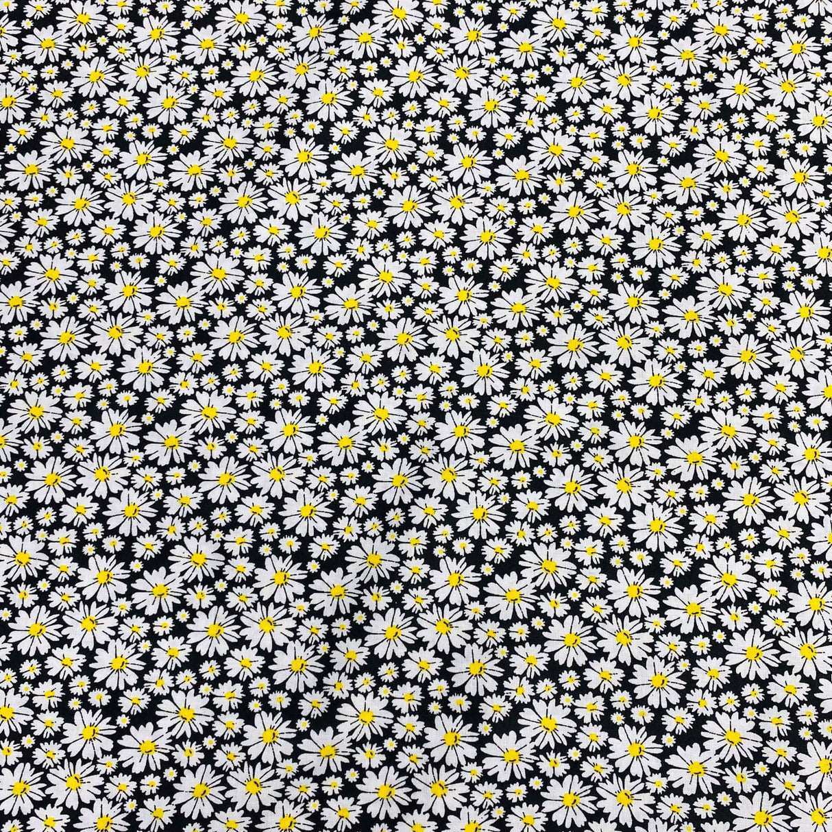 Pound A Metre Per Metre Per Metre Beautiful Digitally Printed 100% Cotton- 45" Wide (Daisy)