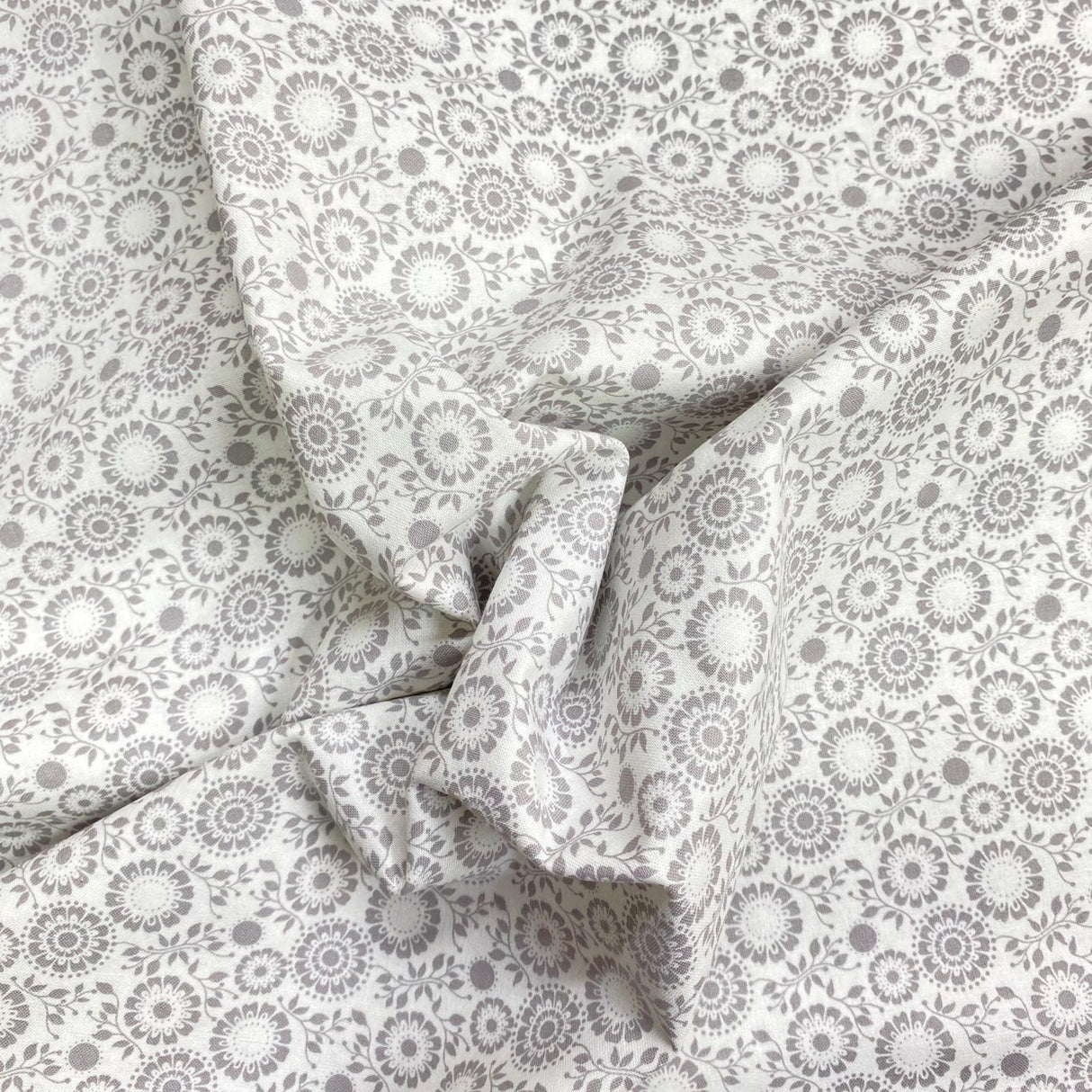 Pound A Metre Per Metre Per Metre Beautiful Digitally Printed 100% Cotton- 45" Wide (Deal 25) (Cotton-Deal)