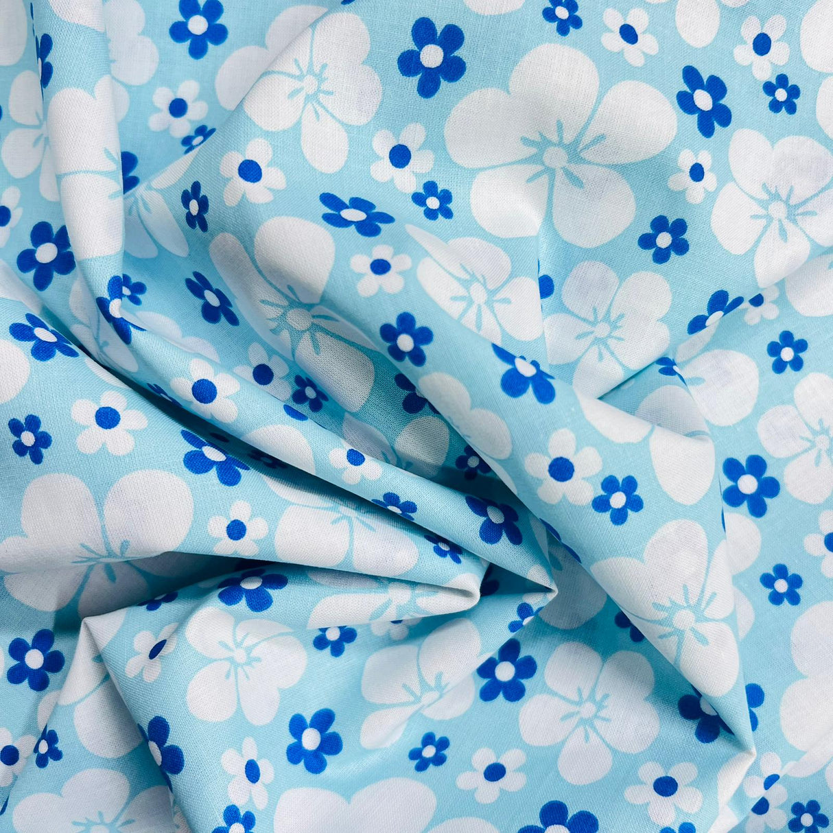 Pound A Metre Per Metre Per Metre Beautiful Digitally Printed 100% Cotton- 45" Wide (Deal 28) (Cotton-Deal)