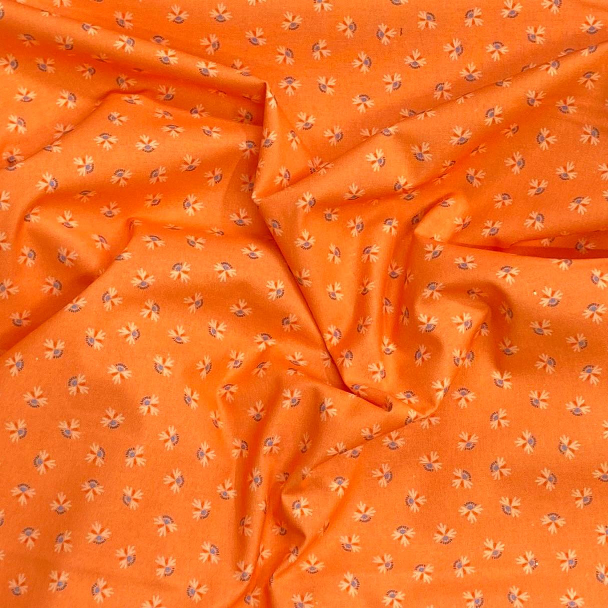 Pound A Metre Per Metre Per Metre Beautiful Digitally Printed 100% Cotton- 45" Wide (Deal 59) (Cotton-Deal)