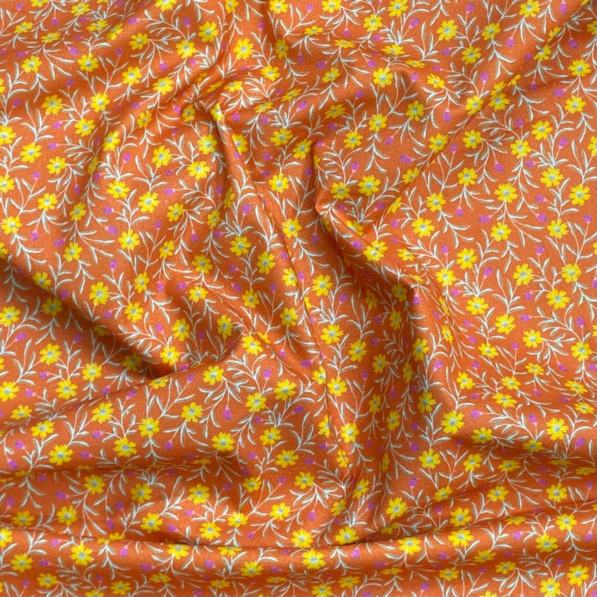 Pound A Metre Per Metre Per Metre Beautiful Digitally Printed 100% Cotton- 45" Wide (Deal 62) (Cotton-Deal)