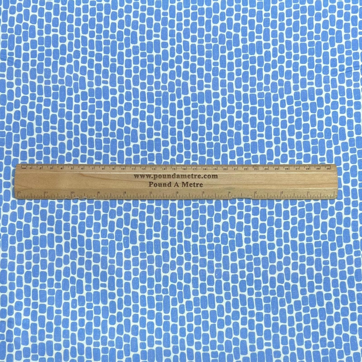 Pound A Metre Per Metre Per Metre Beautiful Digitally Printed 100% Cotton- 45" Wide (Deal 68) (Cotton-Deal)