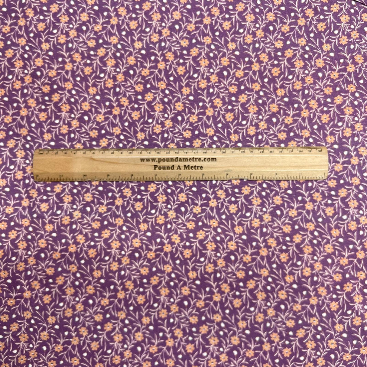 Pound A Metre Per Metre Per Metre Beautiful Digitally Printed 100% Cotton- 45" Wide (Deal 69) (Cotton-Deal)