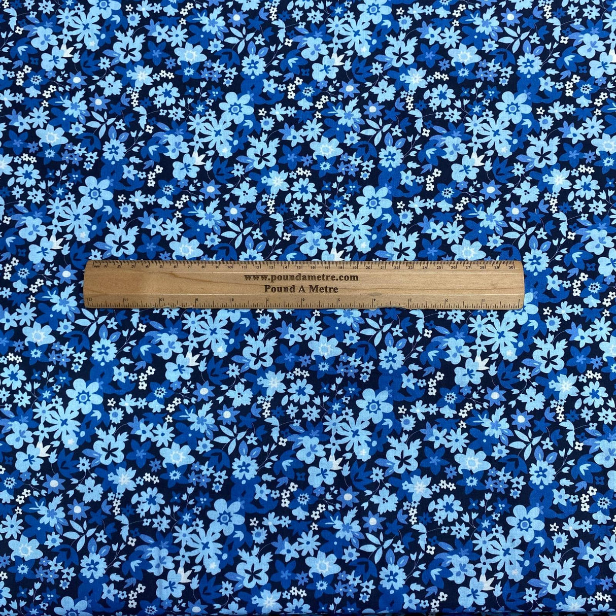 Pound A Metre Per Metre Per Metre Beautiful Digitally Printed 100% Cotton- 45" Wide (Deal 8) (Cotton-Deal)