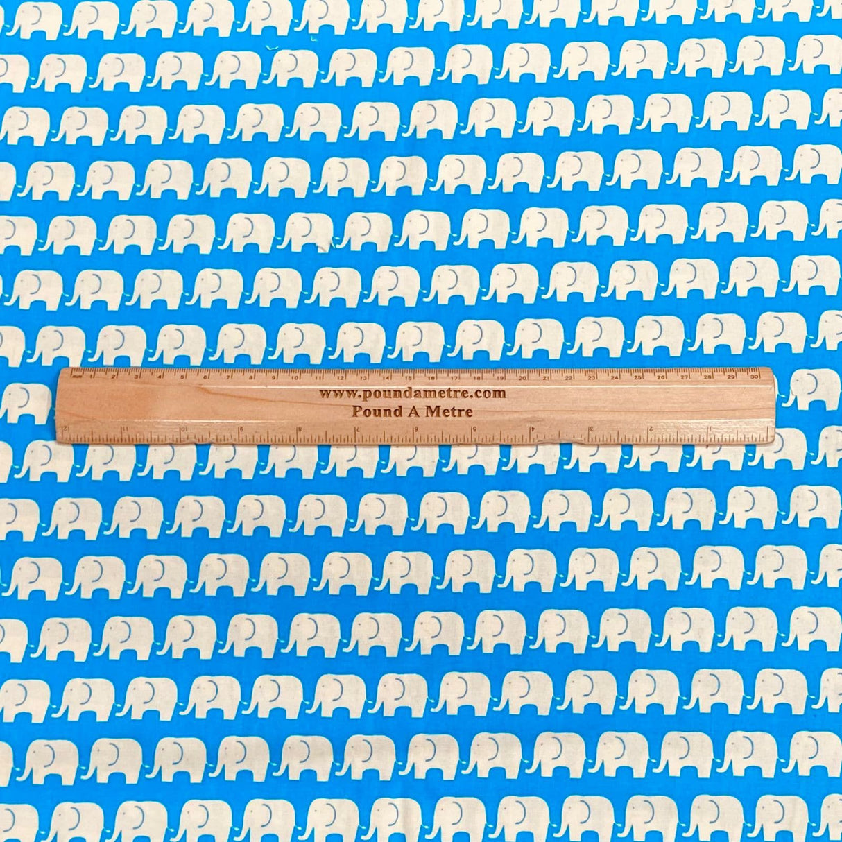 Pound A Metre Per Metre Per Metre Beautiful Digitally Printed 100% Cotton- 45" Wide (Elephant)