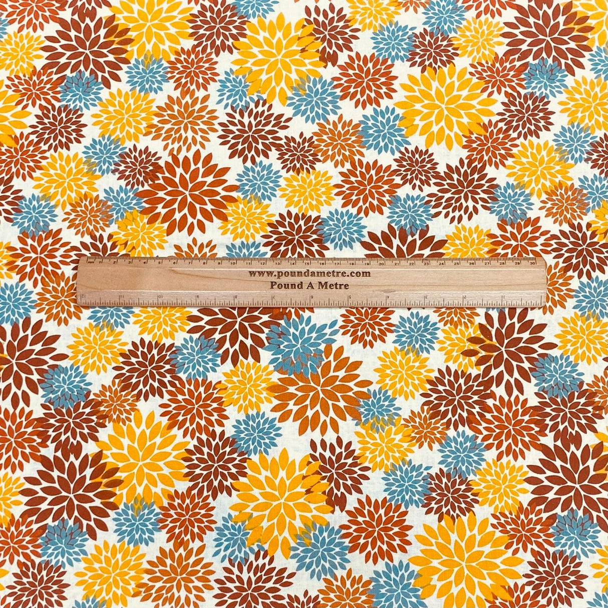 Pound A Metre Per Metre Per Metre Beautiful Digitally Printed 100% Cotton- 45" Wide (Flowers)