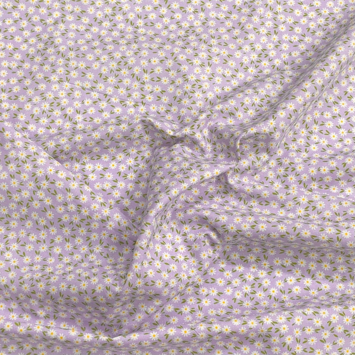 Pound A Metre Per Metre Per Metre Beautiful Digitally Printed 100% Cotton- 45" Wide (Lilac Floral)