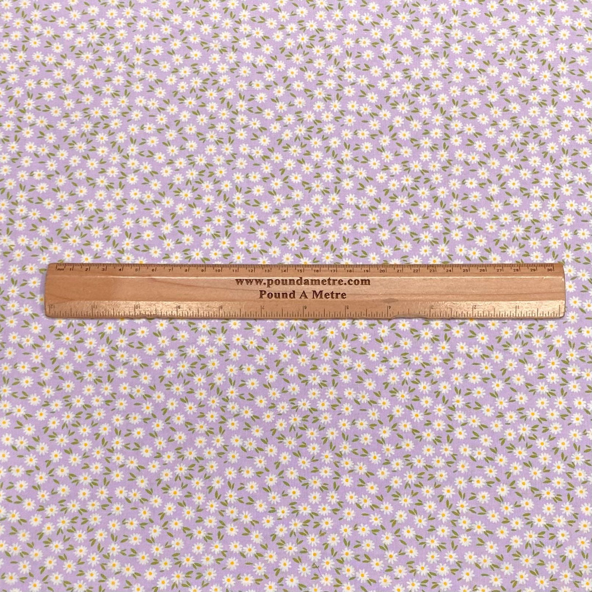 Pound A Metre Per Metre Per Metre Beautiful Digitally Printed 100% Cotton- 45" Wide (Lilac Floral)