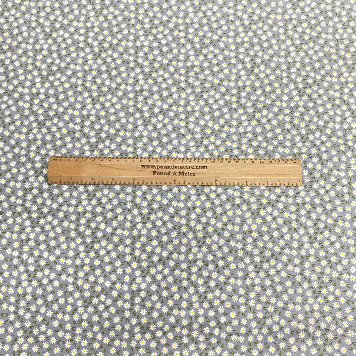 Pound A Metre Per Metre Per Metre Beautiful Digitally Printed 100% Cotton- 45" Wide (Lilly)