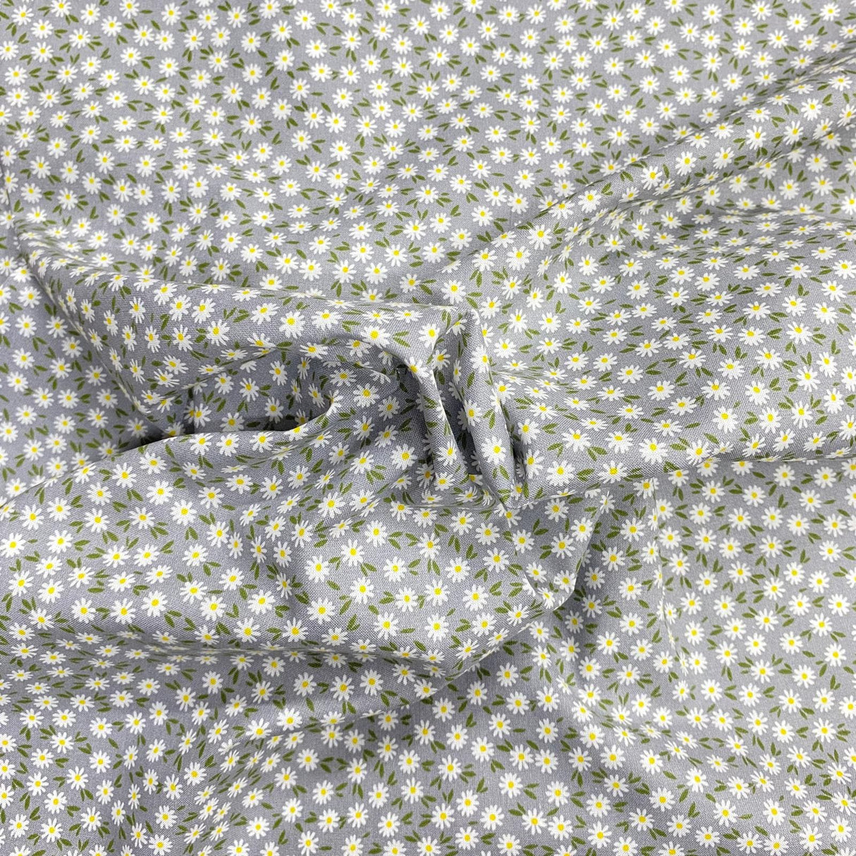 Pound A Metre Per Metre Per Metre Beautiful Digitally Printed 100% Cotton- 45" Wide (Lilly)