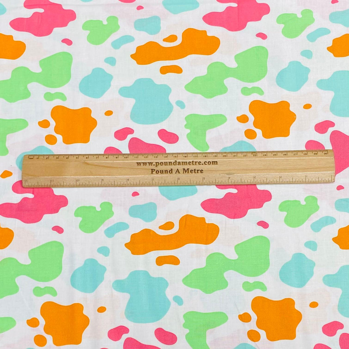 Pound A Metre Per Metre Per Metre Beautiful Digitally Printed 100% Cotton- 45" Wide (Paint Splash)