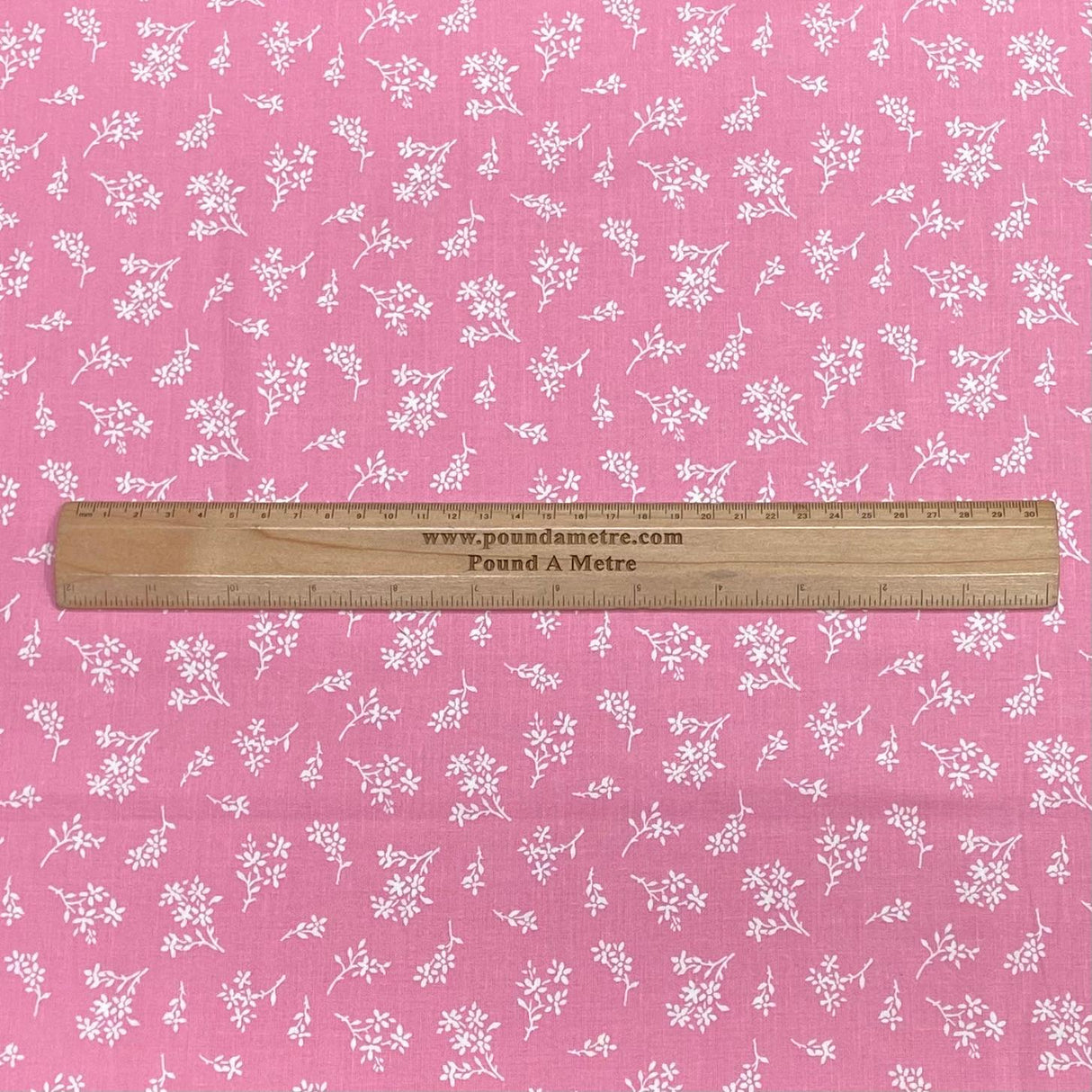Pound A Metre Per Metre Per Metre Beautiful Digitally Printed 100% Cotton- 45" Wide (Pink Floral)