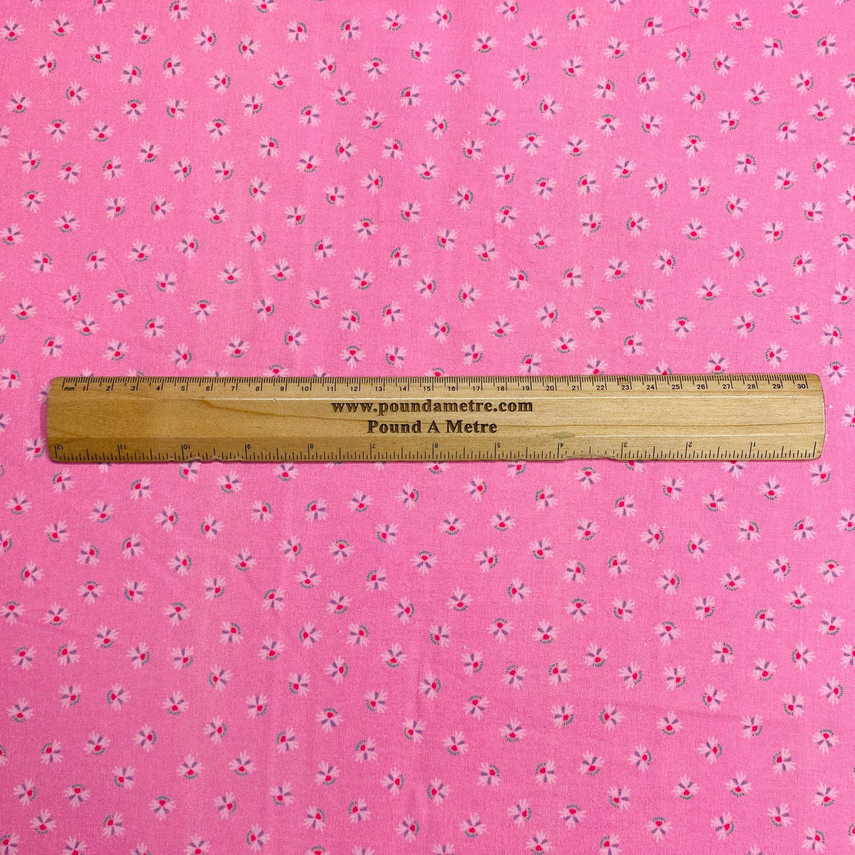 Pound A Metre Per Metre Per Metre Beautiful Digitally Printed 100% Cotton- 45" Wide (Pink)